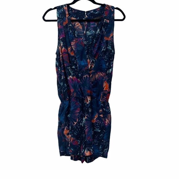 BCBGMaxazaria Dark Tropical Print V Neck Romper‎ - Picture 1 of 8